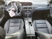 ✅ 2013 Mercedes-Benz C 300 Luxury • VIN: WDDGF8AB6DA838082 • Лот: 81328175. Опубликован ранее на Copart с пробегом 215 230 миль. Бесплатный доступ к архиву аукционных продаж из США и подробный отчёт об истории автомобиля на DreamBid. Изображение 8.