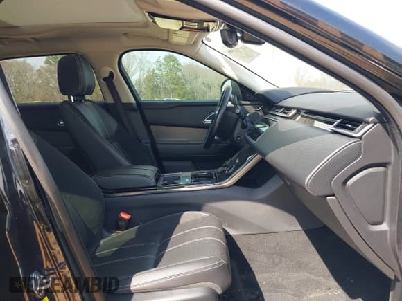 ✅ 2019 Land Rover Range Rover Velar S • VIN: SALYB2EX8KA780429 • Lot: 41789156. Wystawiony na IAAI z przebiegiem 51 648 mil. Bezpłatny archiwum sprzedaży aukcyjnych z USA i szczegółowy raport historii pojazdu na DreamBid. Zdjęcie 5.