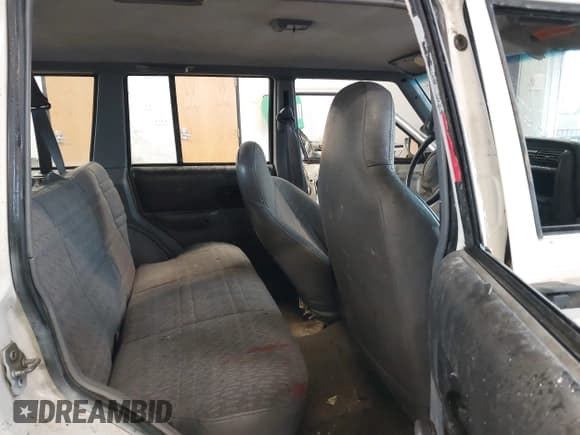 ✅ 1997 Jeep Cherokee SE • VIN: 1J4FJ28S1VL528218 • Lot: 41931137. Wystawiony na IAAI z przebiegiem 210 196 mil. Bezpłatny archiwum sprzedaży aukcyjnych z USA i szczegółowy raport historii pojazdu na DreamBid. Zdjęcie 8.