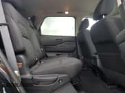 ✅ 2023 Nissan Pathfinder S • VIN: 5N1DR3AC2PC215174 • Lot: 68204625. Wystawiony na Copart z przebiegiem 44 016 mil. Bezpłatny archiwum sprzedaży aukcyjnych z USA i szczegółowy raport historii pojazdu na DreamBid. Zdjęcie 11.