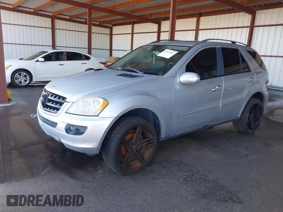 ✅ 2007 Mercedes-Benz M 350 • VIN: 4JGBB86EX7A292891 • Лот: 43534364. Опубликован ранее на IAAI с пробегом 190 642 миль. Бесплатный доступ к архиву аукционных продаж из США и подробный отчёт об истории автомобиля на DreamBid. Изображение 2.