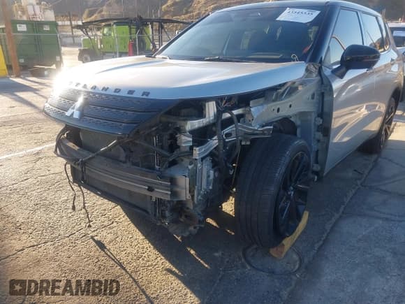 ✅ 2023 Mitsubishi Outlander SEL • VIN: JA4J3VA88PZ016198 • Лот: 43545335. Опубликован ранее на IAAI с пробегом 39 456 миль. Бесплатный доступ к архиву аукционных продаж из США и подробный отчёт об истории автомобиля на DreamBid. Изображение 6.