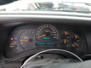 ✅ 2003 Chevrolet Silverado 2500HD LS • VIN: 1GCHC29U03E371453 • Lot: 85531544. Wystawiony na Copart z przebiegiem 149 837 mil. Bezpłatny archiwum sprzedaży aukcyjnych z USA i szczegółowy raport historii pojazdu na DreamBid. Zdjęcie 9.