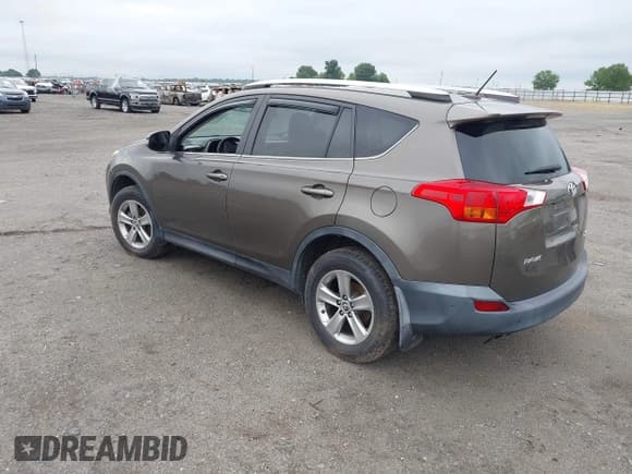 ✅ 2015 Toyota RAV4 XLE • VIN: 2T3WFREV5FW201429 • Лот: 42710238. Опубликован ранее на IAAI с пробегом 202 308 миль. Бесплатный доступ к архиву аукционных продаж из США и подробный отчёт об истории автомобиля на DreamBid. Изображение 3.