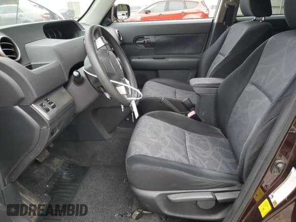 ✅ 2012 Scion xB • VIN: JTLZE4FE9CJ017868 • Лот: 84364365. Опубликован ранее на Copart с пробегом 159 091 миль. Бесплатный доступ к архиву аукционных продаж из США и подробный отчёт об истории автомобиля на DreamBid. Изображение 7.