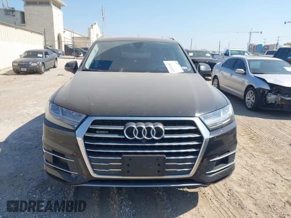 ✅ 2019 Audi Q7 Premium Plus • VIN: WA1LHAF7XKD034291 • Lot: 43372707. Wystawiony na IAAI z przebiegiem 65 865 mil. Bezpłatny archiwum sprzedaży aukcyjnych z USA i szczegółowy raport historii pojazdu na DreamBid. Zdjęcie 12.