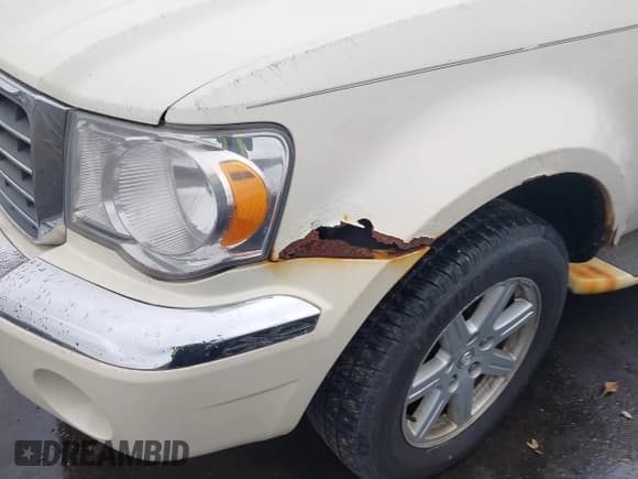 ✅ 2008 Chrysler Aspen Limited • VIN: 1A8HW58218F111663 • Lot: 43737899. Wystawiony na IAAI z przebiegiem 199 790 mil. Bezpłatny archiwum sprzedaży aukcyjnych z USA i szczegółowy raport historii pojazdu na DreamBid. Zdjęcie 19.