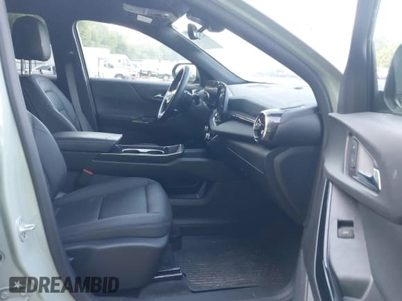 ✅ 2025 Chevrolet Equinox AWD LT • VIN: 3GNAXPEG3SL169845 • Lot: 42981582. Wystawiony na IAAI z przebiegiem 20 388 mil. Bezpłatny archiwum sprzedaży aukcyjnych z USA i szczegółowy raport historii pojazdu na DreamBid. Zdjęcie 5.