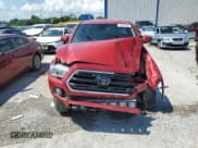 ✅ 2018 Toyota Tacoma SR • VIN: 5TFSX5EN2JX060635 • Lot: 64055365. Wystawiony na Copart z przebiegiem 61 577 mil. Bezpłatny archiwum sprzedaży aukcyjnych z USA i szczegółowy raport historii pojazdu na DreamBid. Zdjęcie 5.