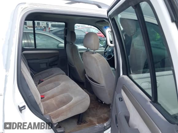 ✅ 2004 Ford Explorer XLT • VIN: 1FMZU73K84UA32139 • Лот: 43026158. Опубликован ранее на IAAI с пробегом 261 981 миль. Бесплатный доступ к архиву аукционных продаж из США и подробный отчёт об истории автомобиля на DreamBid. Изображение 8.