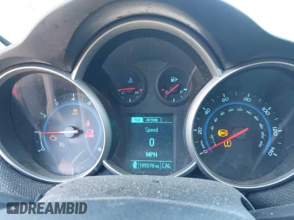 2014 Chevrolet Cruze 1LT z VIN 1G1PD5SB2E7269400, wystawiony jako IAAI lot #43599614 z przebiegiem 195 578 mil mil oraz . Historia ofert i sprzedaży dostępna na DreamBid. Obrazek 7.