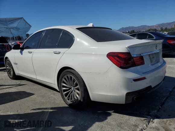 ✅ 2014 BMW 7 Series 740i • VIN: WBAYA6C50ED144560 • Lot: 64113155. Wystawiony na Copart z przebiegiem 122 004 mil. Bezpłatny archiwum sprzedaży aukcyjnych z USA i szczegółowy raport historii pojazdu na DreamBid. Zdjęcie 2.