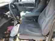 1999 Dodge Dakota SLT z VIN 1B7GL22X0XS145128, wystawiony jako Copart lot #64959364 z przebiegiem 96 047 mil mil oraz Szkoda całkowita • Salvage title. Historia ofert i sprzedaży dostępna na DreamBid. Obrazek 7.