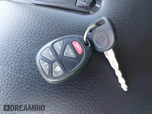 ✅ 2012 Chevrolet Tahoe Commercial • VIN: 1GNLC2E07CR254739 • Lot: 42956854. Wystawiony na IAAI z przebiegiem 207 574 mil. Bezpłatny archiwum sprzedaży aukcyjnych z USA i szczegółowy raport historii pojazdu na DreamBid. Zdjęcie 11.