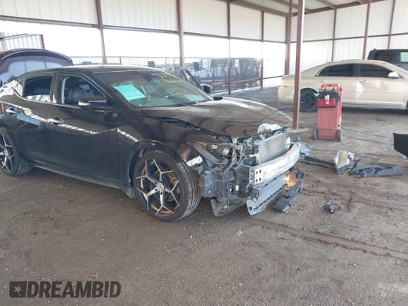 ✅ 2017 Nissan Maxima SV • VIN: 1N4AA6AP5HC392411 • Lot: 43275474. Listed on IAAI with 69,651 mi. Free auction sales archive from the USA and detailed vehicle history report at DreamBid. Image 6.