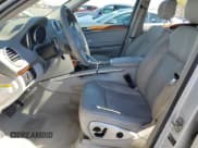 ✅ 2009 Mercedes-Benz GL 320 • VIN: 4JGBF25E59A482068 • Lot: 84299935. Wystawiony na Copart z przebiegiem 178 234 mil. Bezpłatny archiwum sprzedaży aukcyjnych z USA i szczegółowy raport historii pojazdu na DreamBid. Zdjęcie 7.