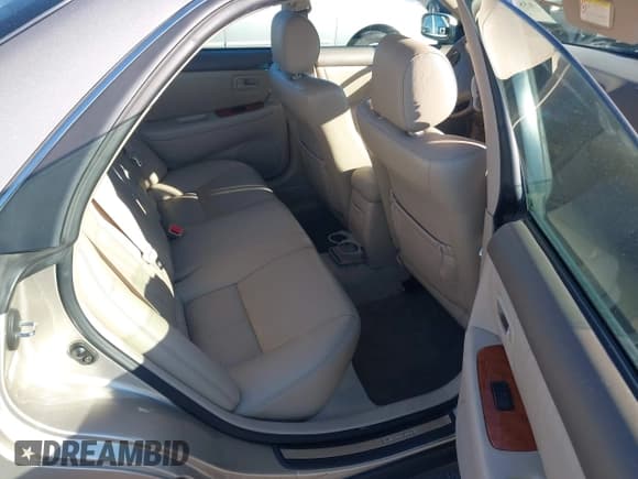 ✅ 2000 Lexus ES 300 • VIN: JT8BF28G2Y0270068 • Lot: 43863072. Wystawiony na IAAI z przebiegiem 132 215 mil. Bezpłatny archiwum sprzedaży aukcyjnych z USA i szczegółowy raport historii pojazdu na DreamBid. Zdjęcie 8.