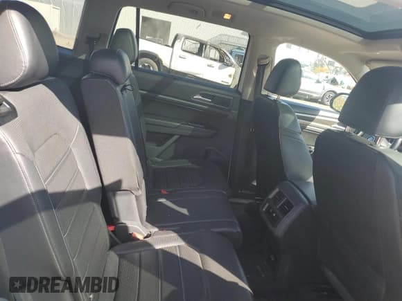 ✅ 2018 Volkswagen Atlas SEL • VIN: 1V2MR2CA1JC568067 • Лот: 85173735. Опубликован ранее на Copart с пробегом 203 846 миль. Бесплатный доступ к архиву аукционных продаж из США и подробный отчёт об истории автомобиля на DreamBid. Изображение 10.