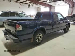 ✅ 2001 Chevrolet S-10 LS • VIN: 1GCCS19W018256081 • Лот: 53629275. Опубликован ранее на Copart с пробегом 145 627 миль. Бесплатный доступ к архиву аукционных продаж из США и подробный отчёт об истории автомобиля на DreamBid. Изображение 3.