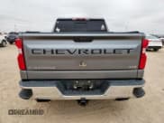 ✅ 2019 Chevrolet Silverado 1500 LTZ • VIN: 3GCUYGEL3KG242236 • Lot: 61676645. Wystawiony na Copart z przebiegiem 63 621 mil. Bezpłatny archiwum sprzedaży aukcyjnych z USA i szczegółowy raport historii pojazdu na DreamBid. Zdjęcie 6.