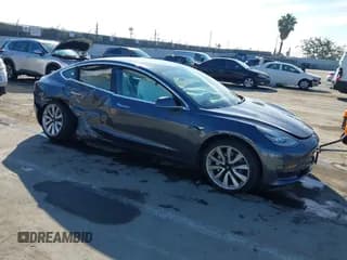 ✅ 2020 Tesla Model 3 Standard Range Plus • VIN: 5YJ3E1EA9LF662591 • Lot: 43642335. Wystawiony na IAAI z przebiegiem 25 888 mil. Bezpłatny archiwum sprzedaży aukcyjnych z USA i szczegółowy raport historii pojazdu na DreamBid. Zdjęcie 1.