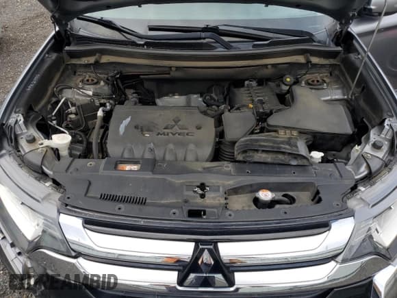 ✅ 2018 Mitsubishi Outlander SE • VIN: JA4AD3A36JZ016908 • Lot: 58906535. Wystawiony na Copart z przebiegiem 175 094 mil. Bezpłatny archiwum sprzedaży aukcyjnych z USA i szczegółowy raport historii pojazdu na DreamBid. Zdjęcie 12.