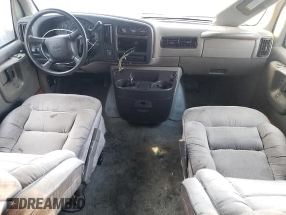 ✅ 2000 GMC Savana Cargo RV Conversion • VIN: 1GDFG15R6Y1230985 • Lot: 69868404. Wystawiony na Copart z przebiegiem Nie podano. Bezpłatny archiwum sprzedaży aukcyjnych z USA i szczegółowy raport historii pojazdu na DreamBid. Zdjęcie 8.