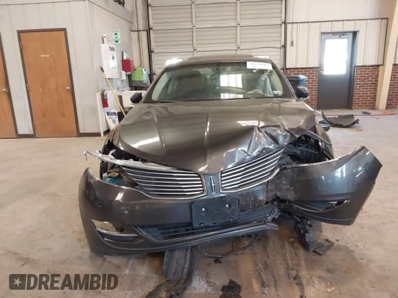 ✅ 2016 Lincoln MKZ Hybrid • VIN: 3LN6L2LU7GR602024 • Lot: 41224915. Wystawiony na IAAI z przebiegiem 176 538 mil. Bezpłatny archiwum sprzedaży aukcyjnych z USA i szczegółowy raport historii pojazdu na DreamBid. Zdjęcie 12.