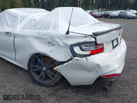 ✅ 2016 BMW 2 Series M235i xDrive • VIN: WBA1M5C57GV327499 • Лот: 41826200. Опубликован ранее на IAAI с пробегом Не указан. Бесплатный доступ к архиву аукционных продаж из США и подробный отчёт об истории автомобиля на DreamBid. Изображение 6.