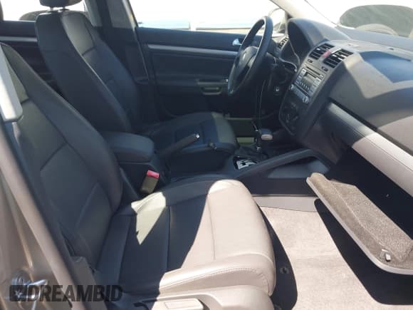 ✅ 2006 Volkswagen Jetta 2.5L • VIN: 3VWSG71K46M798471 • Лот: 41982917. Опубликован ранее на IAAI с пробегом 32 389 миль. Бесплатный доступ к архиву аукционных продаж из США и подробный отчёт об истории автомобиля на DreamBid. Изображение 5.