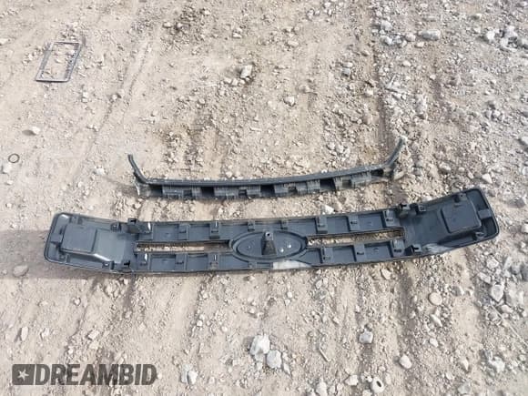 ✅ 2020 Ford F-150 XL • VIN: 1FTEW1EP4LKE27660 • Lot: 43303281. Wystawiony na IAAI z przebiegiem 35 721 mil. Bezpłatny archiwum sprzedaży aukcyjnych z USA i szczegółowy raport historii pojazdu na DreamBid. Zdjęcie 12.