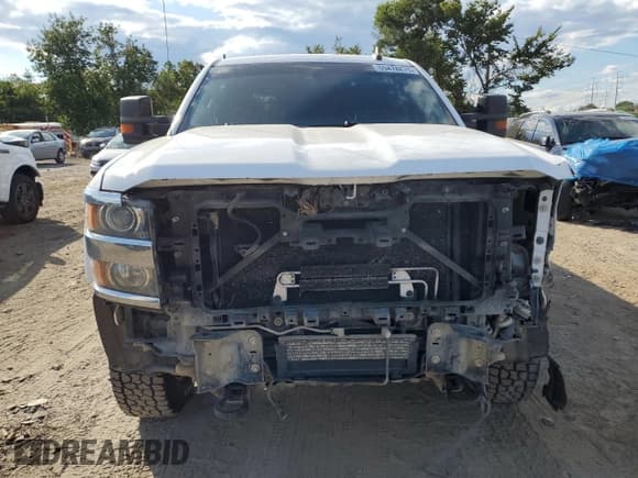 ✅ 2015 Chevrolet Silverado 2500HD LT • VIN: 1GC2KVEG0FZ518782 • Lot: 69478875. Wystawiony na Copart z przebiegiem 236 692 mil. Bezpłatny archiwum sprzedaży aukcyjnych z USA i szczegółowy raport historii pojazdu na DreamBid. Zdjęcie 5.