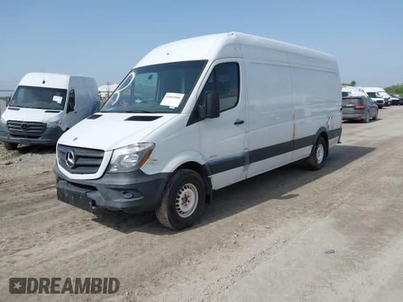 ✅ 2014 Mercedes-Benz Sprinter • VIN: WD3PE8DE1E5898293 • Lot: 42042008. Listed on IAAI with 434,790 mi. Free auction sales archive from the USA and detailed vehicle history report at DreamBid. Image 2.