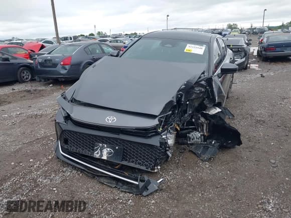 ✅ 2024 Toyota Crown XLE • VIN: JTDAAAAF8R3021149 • Lot: 42225940. Wystawiony na IAAI z przebiegiem 8 526 mil. Bezpłatny archiwum sprzedaży aukcyjnych z USA i szczegółowy raport historii pojazdu na DreamBid. Zdjęcie 12.