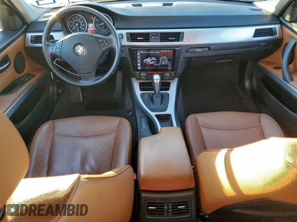 ✅ 2011 BMW 3 Series 328i xDrive • VIN: WBAPK7G57BNN77646 • Lot: 96654465. Listed on Copart with 170,774 mi. Free auction sales archive from the USA and detailed vehicle history report at DreamBid. Image 8.