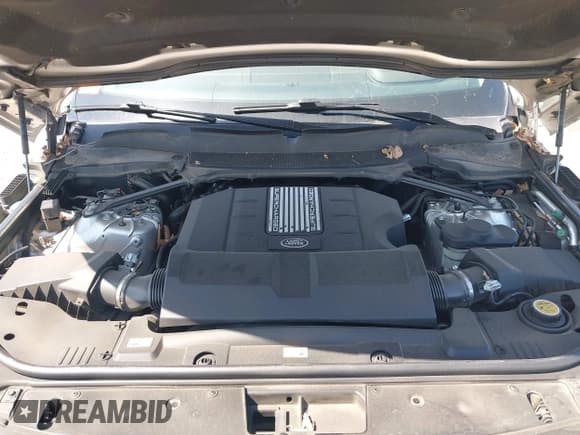 ✅ 2019 Land Rover Range Rover • VIN: SALGS2RE9KA520688 • Lot: 41941073. Listed on IAAI with 59,782 mi. Free auction sales archive from the USA and detailed vehicle history report at DreamBid. Image 10.