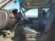 2010 Chevrolet Suburban LT z VIN 1GNUKJE36AR231624, wystawiony jako Copart lot #84595965 z przebiegiem 318 317 mil mil oraz Szkoda całkowita • Salvage title. Historia ofert i sprzedaży dostępna na DreamBid. Obrazek 7.