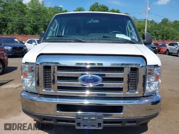 ✅ 2013 Ford Econoline Passenger XL • VIN: 1FBNE3BL6DDA13595 • Lot: 42570942. Wystawiony na IAAI z przebiegiem 135 652 mil. Bezpłatny archiwum sprzedaży aukcyjnych z USA i szczegółowy raport historii pojazdu na DreamBid. Zdjęcie 12.