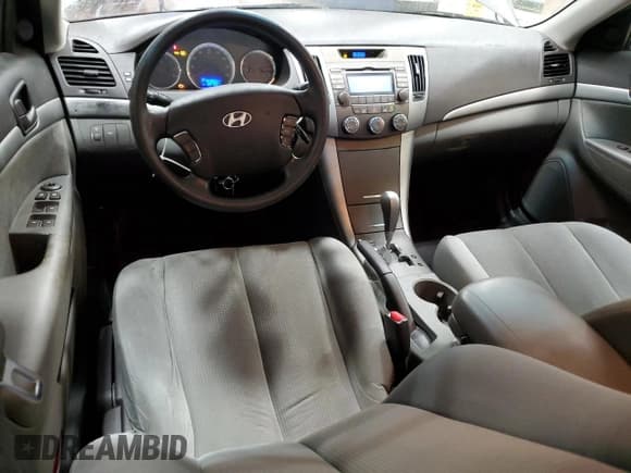 ✅ 2010 Hyundai Sonata GLS • VIN: 5NPET4AC9AH586361 • Лот: 86926964. Опубликован ранее на Copart с пробегом 135 720 миль. Бесплатный доступ к архиву аукционных продаж из США и подробный отчёт об истории автомобиля на DreamBid. Изображение 8.