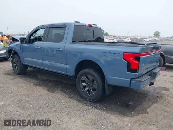 ✅ 2023 Ford F-150 Lightning Pro • VIN: 1FT6W1EVXPWG53591 • Лот: 42249385. Опубликован ранее на IAAI с пробегом 17 892 миль. Бесплатный доступ к архиву аукционных продаж из США и подробный отчёт об истории автомобиля на DreamBid. Изображение 3.