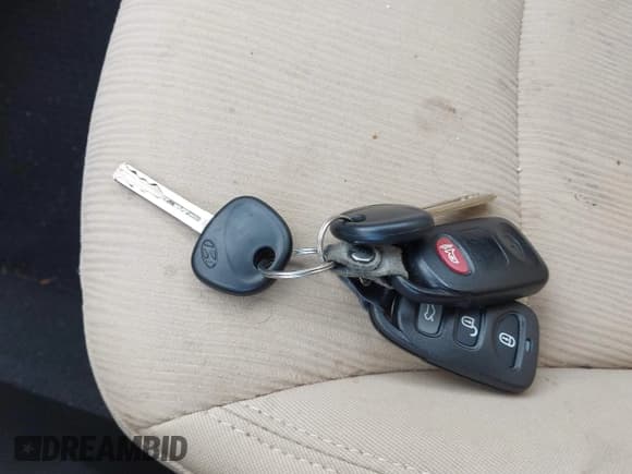 ✅ 2011 Hyundai Sonata GLS • VIN: 5NPEB4AC7BH215915 • Лот: 43601731. Опубликован ранее на IAAI с пробегом 67 196 миль. Бесплатный доступ к архиву аукционных продаж из США и подробный отчёт об истории автомобиля на DreamBid. Изображение 11.