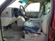 2002 Chevrolet Suburban LT z VIN 1GNEC16ZX2J211803, wystawiony jako Copart lot #78825824 z przebiegiem 267 175 mil mil oraz Czysty tytuł • Clean title. Historia ofert i sprzedaży dostępna na DreamBid. Obrazek 7.