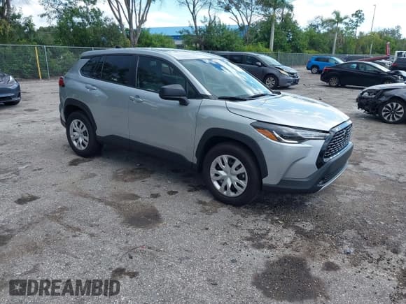 ✅ 2025 Toyota Corolla Cross L • VIN: 7MUAAAAG1SV122181 • Lot: 43226431. Listed on IAAI with 5,179 mi. Free auction sales archive from the USA and detailed vehicle history report at DreamBid. Image 1.