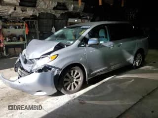 ✅ 2017 Toyota Sienna LE • VIN: 5TDJZ3DC0HS174143 • Lot: 86716175. Wystawiony na Copart z przebiegiem 184 472 mil. Bezpłatny archiwum sprzedaży aukcyjnych z USA i szczegółowy raport historii pojazdu na DreamBid. Zdjęcie 1.