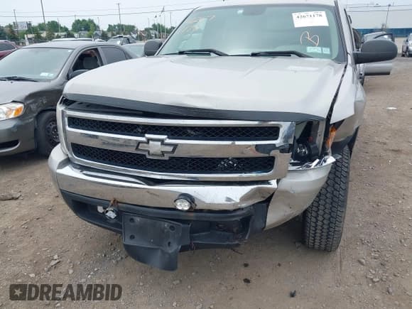 ✅ 2007 Chevrolet Silverado 1500 Work Truck • VIN: 1GCEC14C17E565233 • Лот: 42671178. Опубликован ранее на IAAI с пробегом 127 436 миль. Бесплатный доступ к архиву аукционных продаж из США и подробный отчёт об истории автомобиля на DreamBid. Изображение 6.