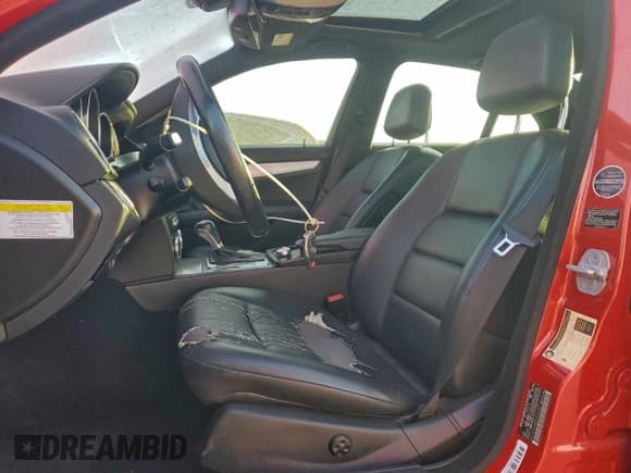 ✅ 2013 Mercedes-Benz C 250 Sport • VIN: WDDGF4HB8DR246957 • Lot: 95279325. Wystawiony na Copart z przebiegiem 166 163 mil. Bezpłatny archiwum sprzedaży aukcyjnych z USA i szczegółowy raport historii pojazdu na DreamBid. Zdjęcie 7.