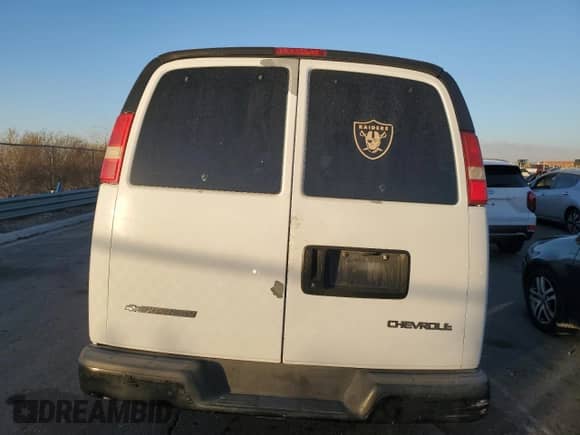2006 Chevrolet Express Passenger с VIN 1GAGG25V461227908, выставлен на аукционе Copart как лот 42710255 с пробегом 201 466 миль миль и Списание • Salvage title. История ставок и продаж доступна на DreamBid. Изображение 6.