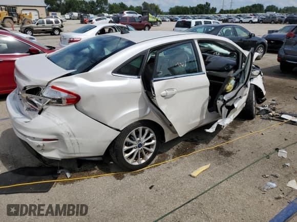 ✅ 2017 Ford Fiesta Titanium • VIN: 3FADP4CJ9HM139406 • Лот: 64456345. Опубликован ранее на Copart с пробегом Не указан. Бесплатный доступ к архиву аукционных продаж из США и подробный отчёт об истории автомобиля на DreamBid. Изображение 3.