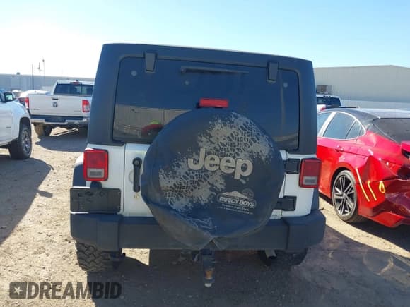 ✅ 2017 Jeep Wrangler Unlimited Rubicon • VIN: 1C4BJWFG3HL597572 • Lot: 40877947. Wystawiony na IAAI z przebiegiem 162 923 mil. Bezpłatny archiwum sprzedaży aukcyjnych z USA i szczegółowy raport historii pojazdu na DreamBid. Zdjęcie 16.