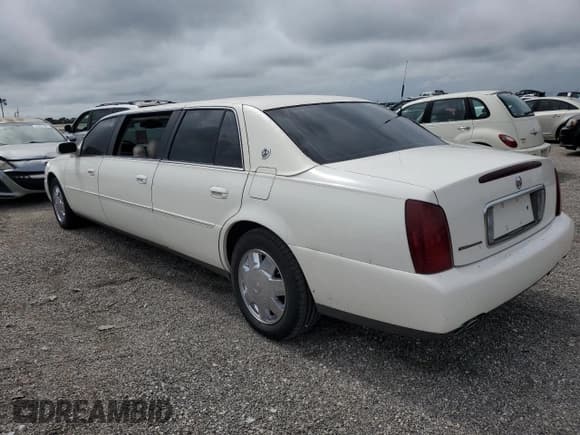✅ 2003 Cadillac DeVille Limousine • VIN: 1GEEH90Y53U550470 • Lot: 74652304. Listed on Copart with 34,395 mi. Free auction sales archive from the USA and detailed vehicle history report at DreamBid. Image 2.
